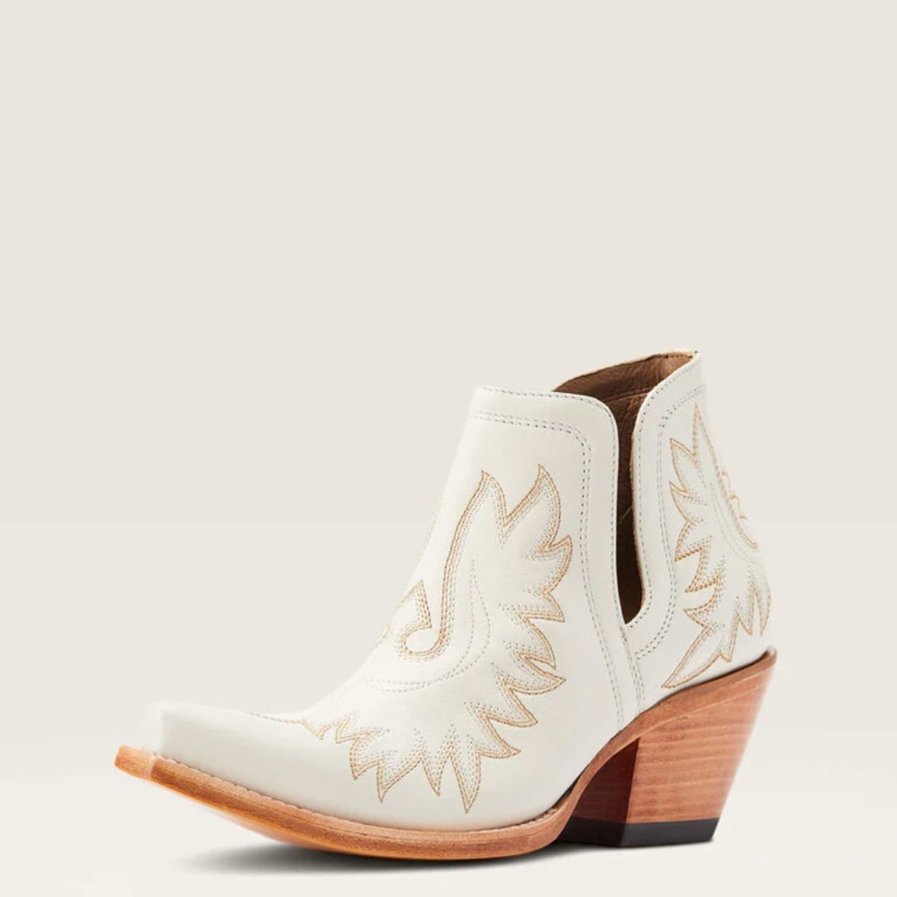 Ariat Women's Dixon Short Western Blanco